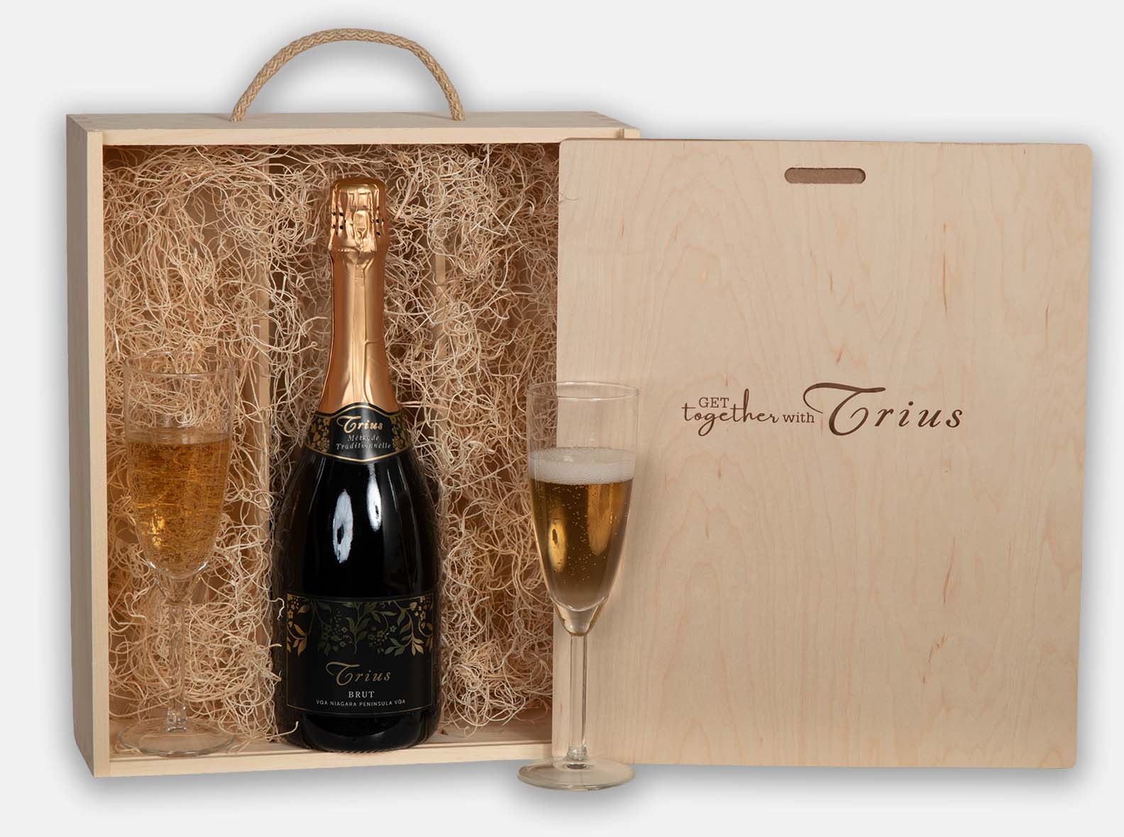 Wood box to hold three bottles of wine or brut sparkling wine.